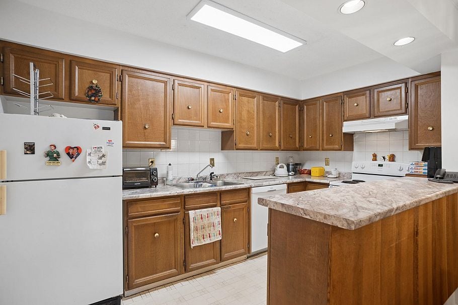102 2255 W 8th Avenue Vancouver, BC - 14