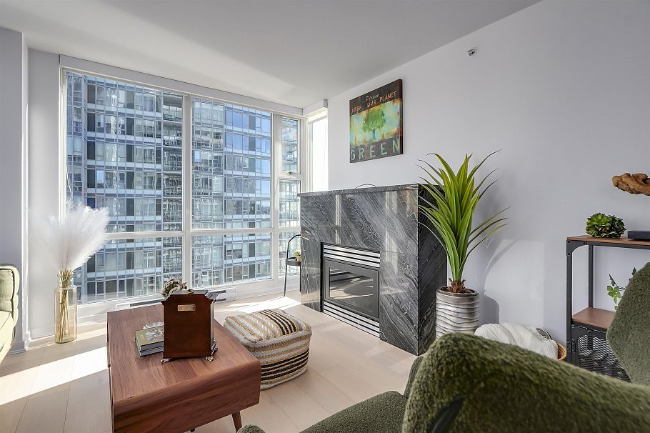 1807 1077 Marinaside Crescent Vancouver, BC - 4