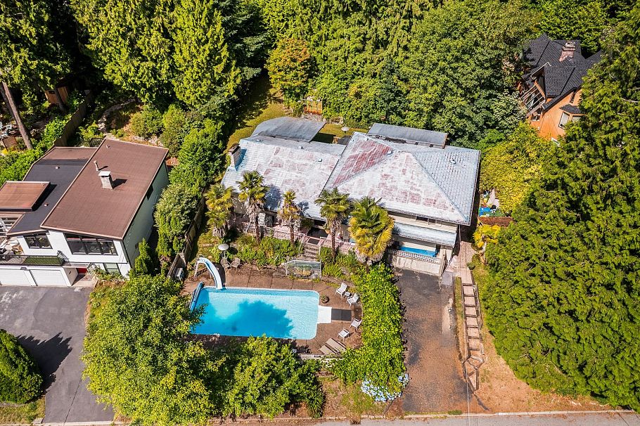 4535 Mountain Highway North Vancouver, BC - 34
