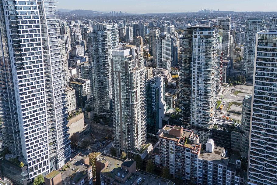 2207 1308 Hornby Street Vancouver, BC - 3