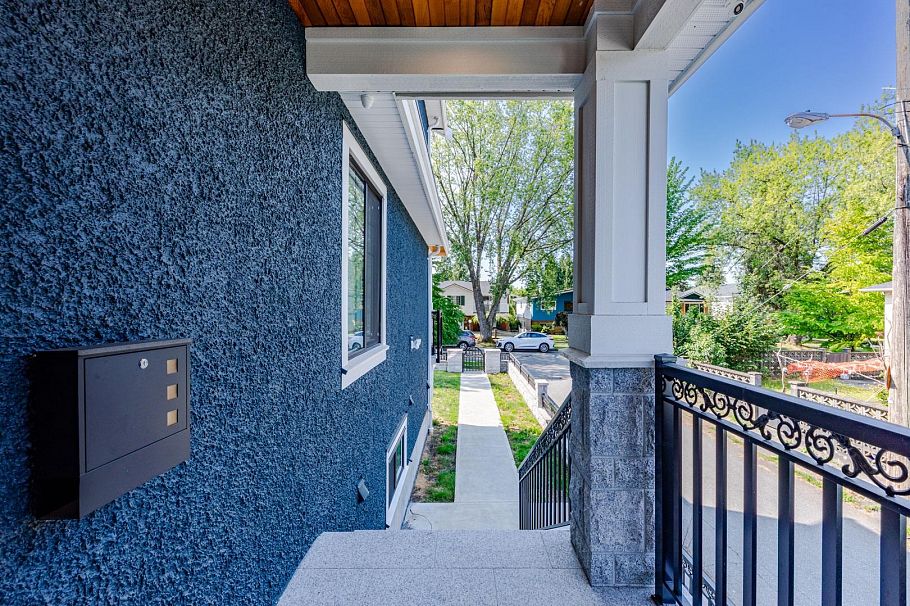 3559 E 48th Avenue Vancouver, BC - 10