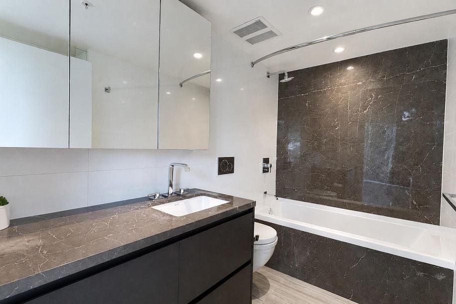 808 1561 W 57th Avenue Vancouver, BC - 12