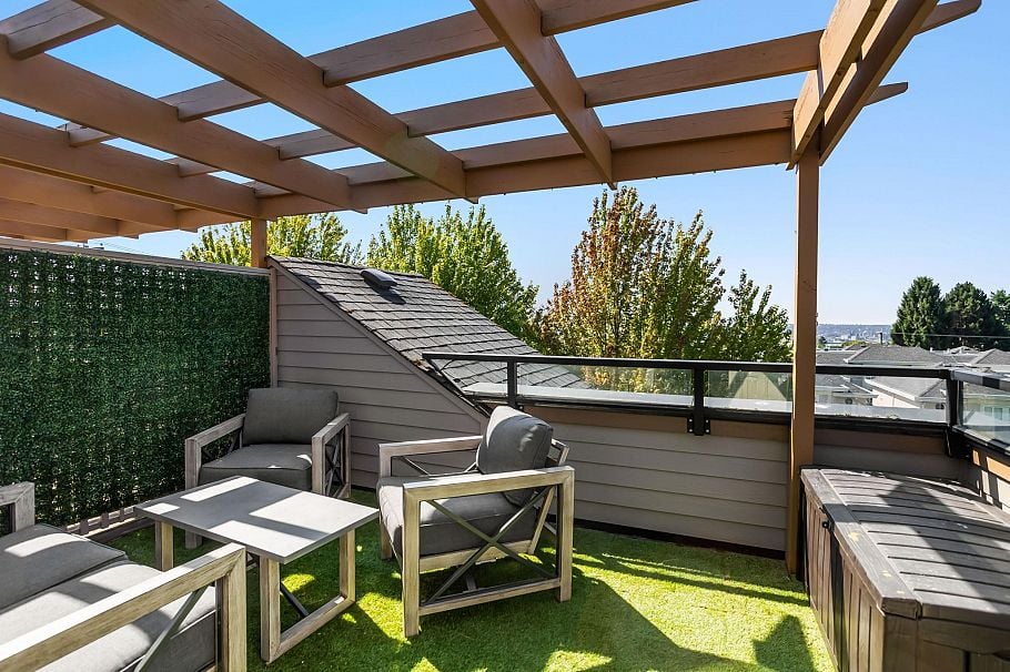 1121 St. Andrews Avenue North Vancouver, BC - 31