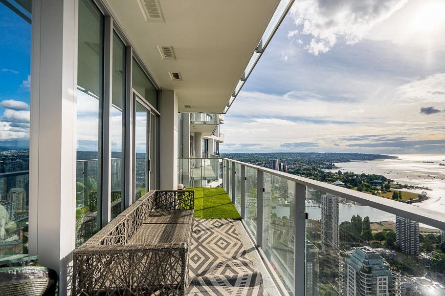 5302 1289 Hornby Street Vancouver, BC - 5