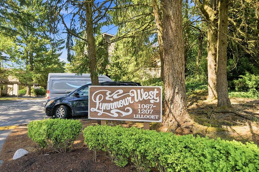1079 Lillooet Road North Vancouver, BC - 37