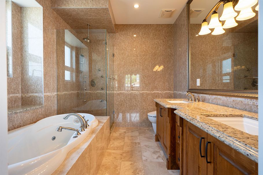 2715 W 20th Avenue Vancouver, BC - 14