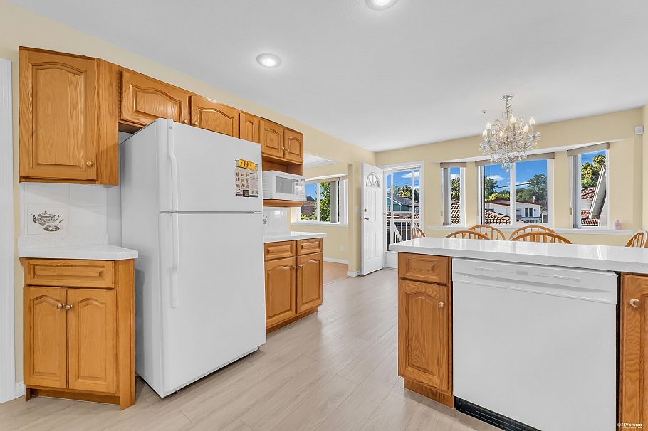 2866 E 44th Avenue Vancouver, BC - 15