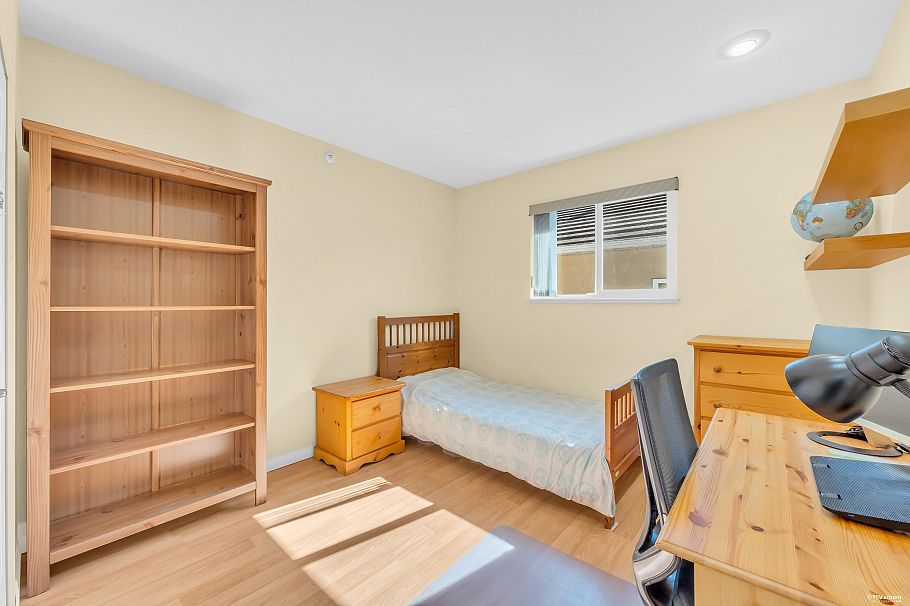 2866 E 44th Avenue Vancouver, BC - 28