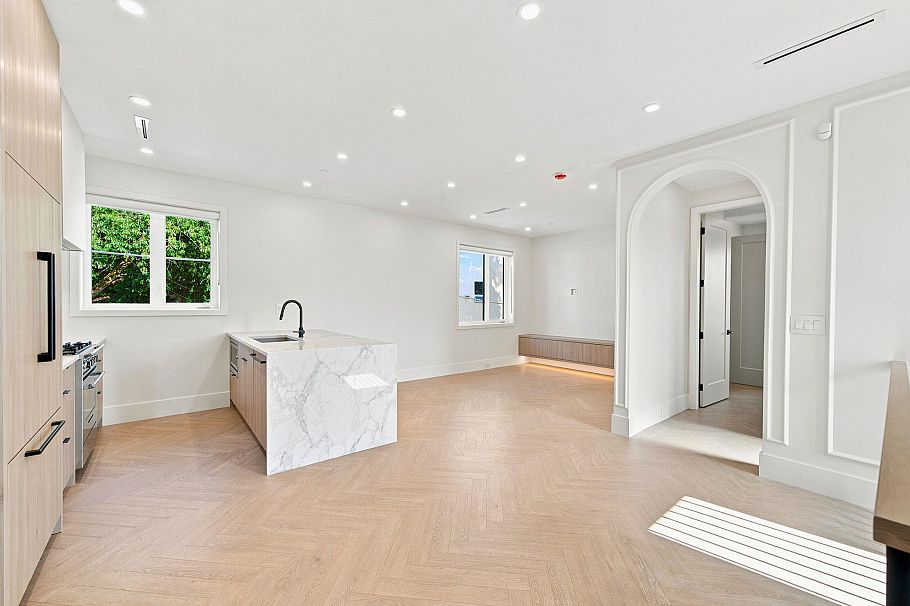 3 646 E 23rd Avenue Vancouver, BC - 6