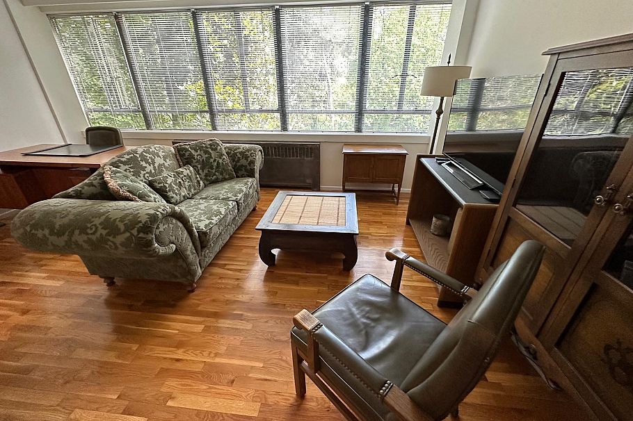 715 1445 Marpole Avenue Vancouver, BC - 4
