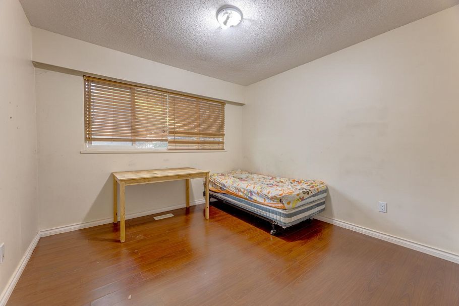 3302 E 5th Avenue Vancouver, BC - 6