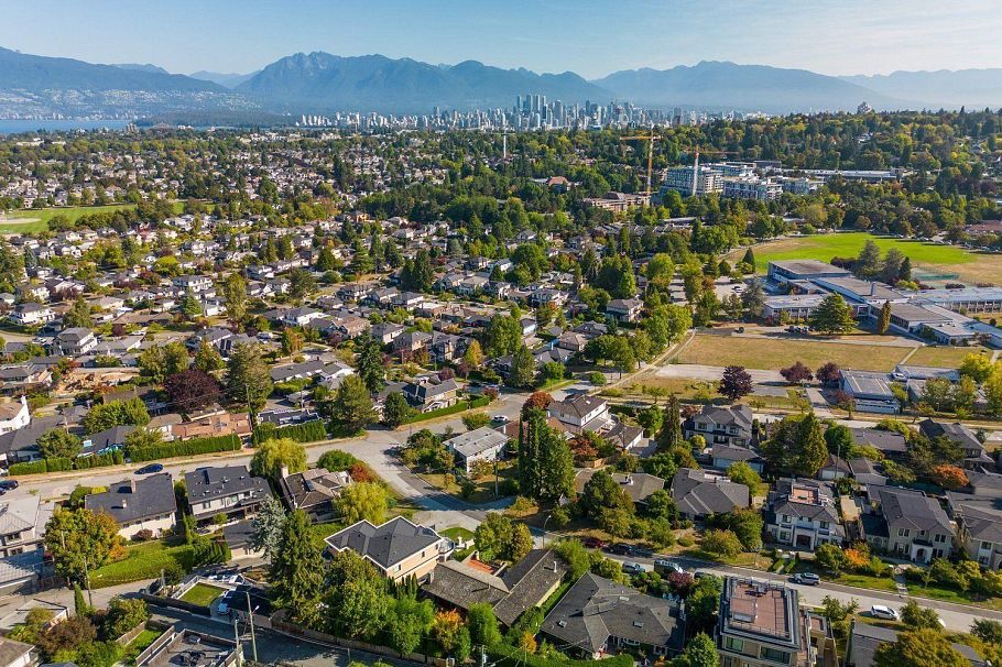4729 Paton Street Vancouver, BC - 2