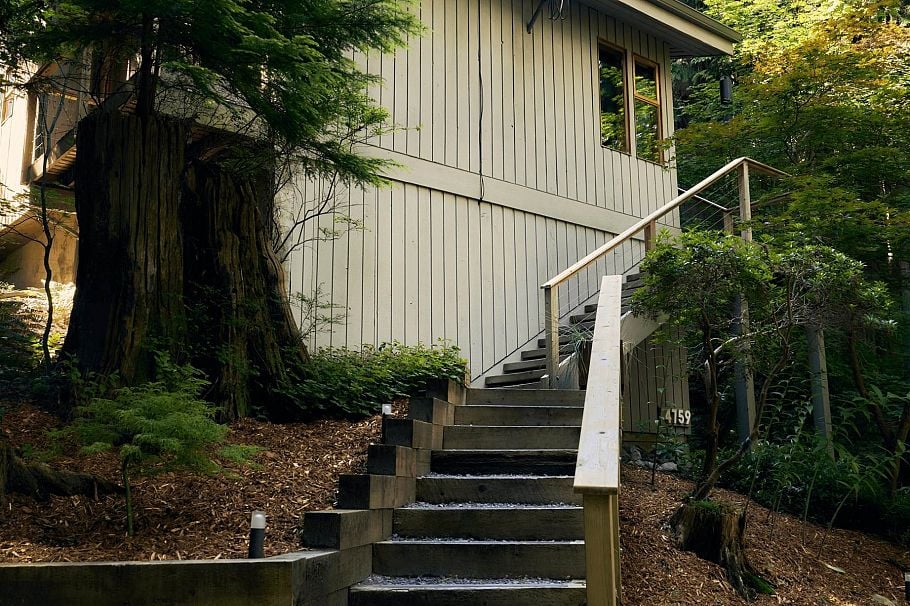 4759 Mountain Highway North Vancouver, BC - 2