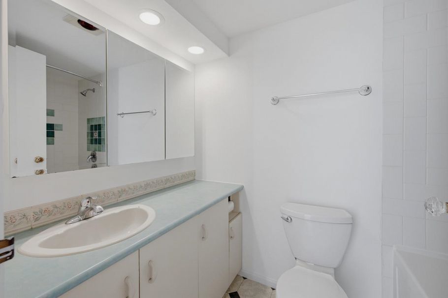 PH7 1827 W 3rd Avenue Vancouver, BC - 15