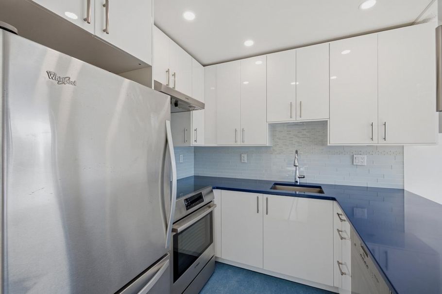 PH7 1827 W 3rd Avenue Vancouver, BC - 10