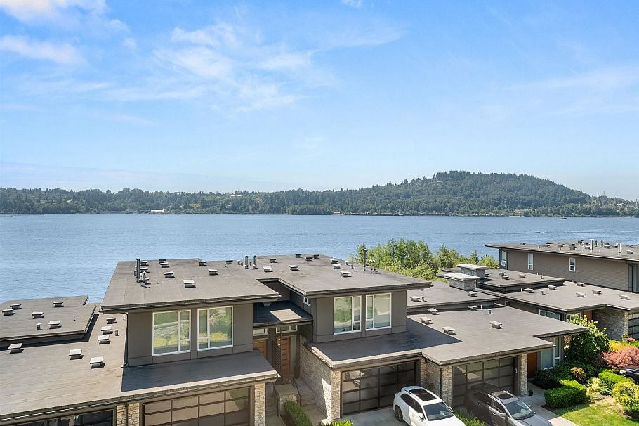 305 3911 Cates Landing Way North Vancouver, BC - 1