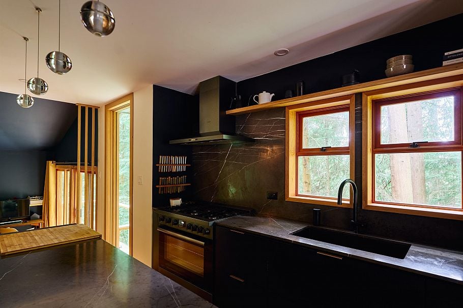 4759 Mountain Highway North Vancouver, BC - 25