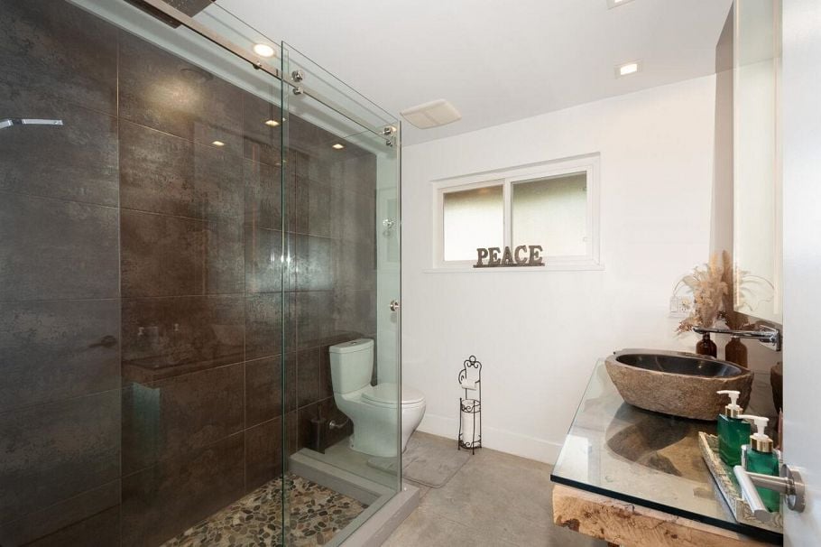 2420 Edgemont Boulevard North Vancouver, BC - 15