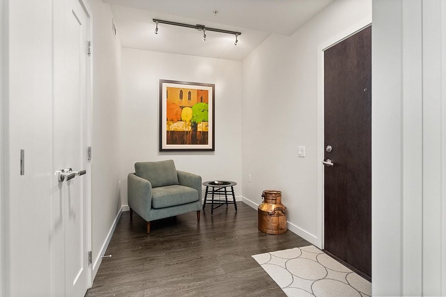 305 3911 Cates Landing Way North Vancouver, BC - 31