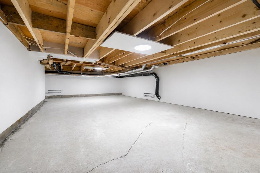 2078 W 57th Avenue Vancouver, BC - 34