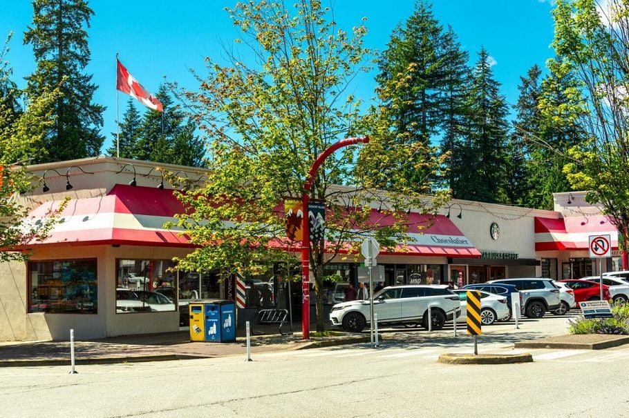 2420 Edgemont Boulevard North Vancouver, BC - 39
