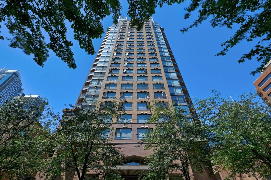 2004 1189 Howe Street Vancouver, BC - 27