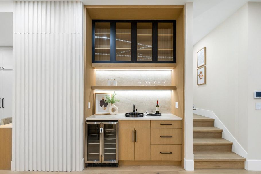2078 W 57th Avenue Vancouver, BC - 9