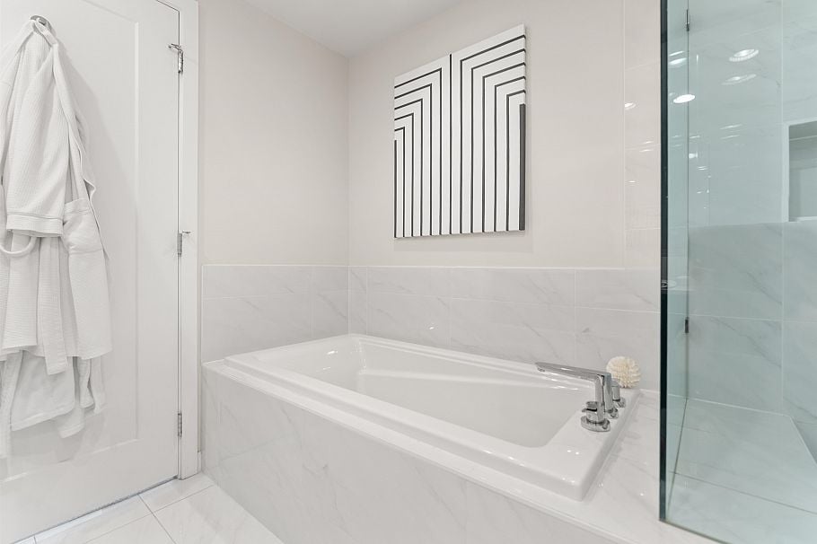 305 3911 Cates Landing Way North Vancouver, BC - 25