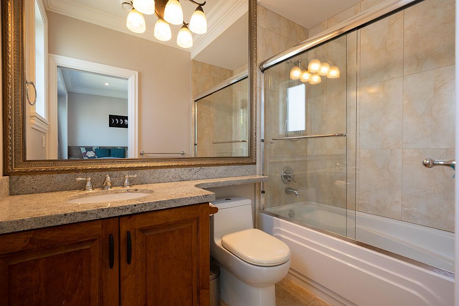 2715 W 20th Avenue Vancouver, BC - 19