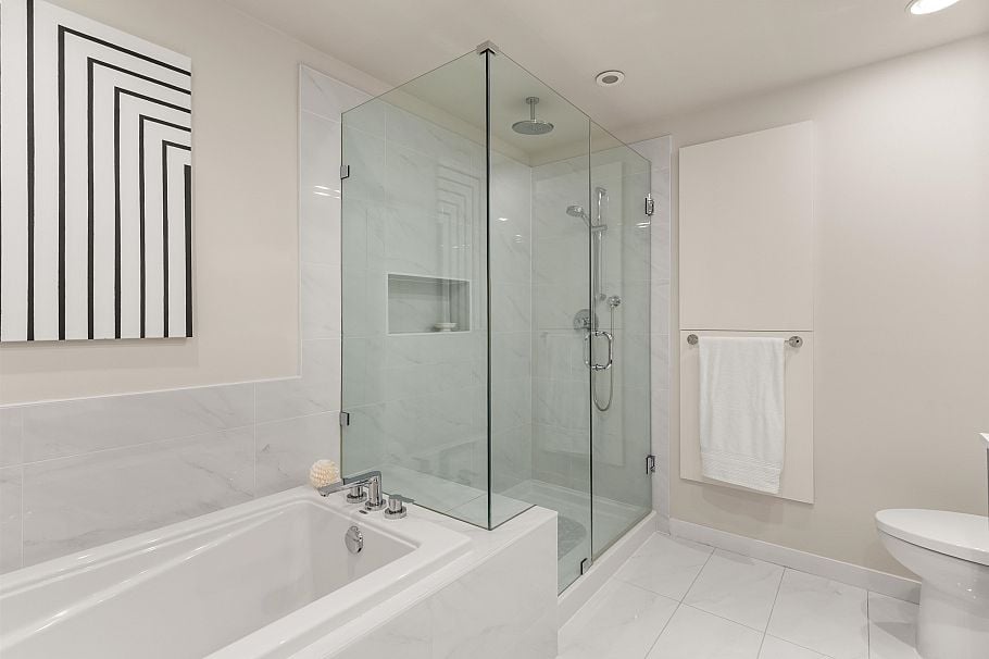 305 3911 Cates Landing Way North Vancouver, BC - 23