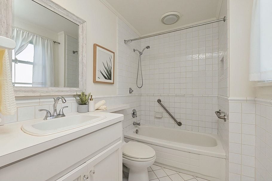 3933 W King Edward Avenue Vancouver, BC - 24