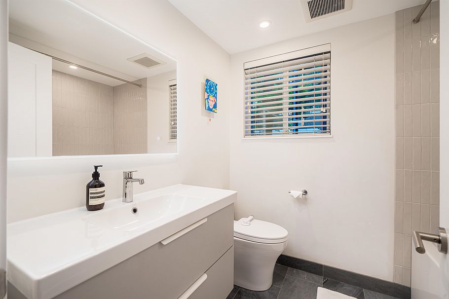 832 W 7th Avenue Vancouver, BC - 20
