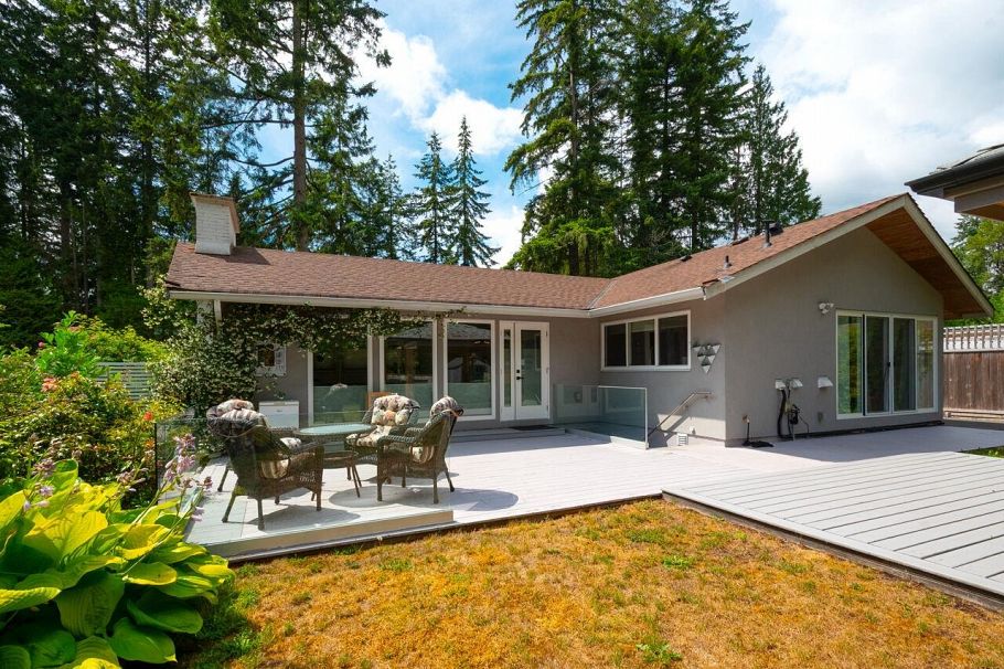 2420 Edgemont Boulevard North Vancouver, BC - 29