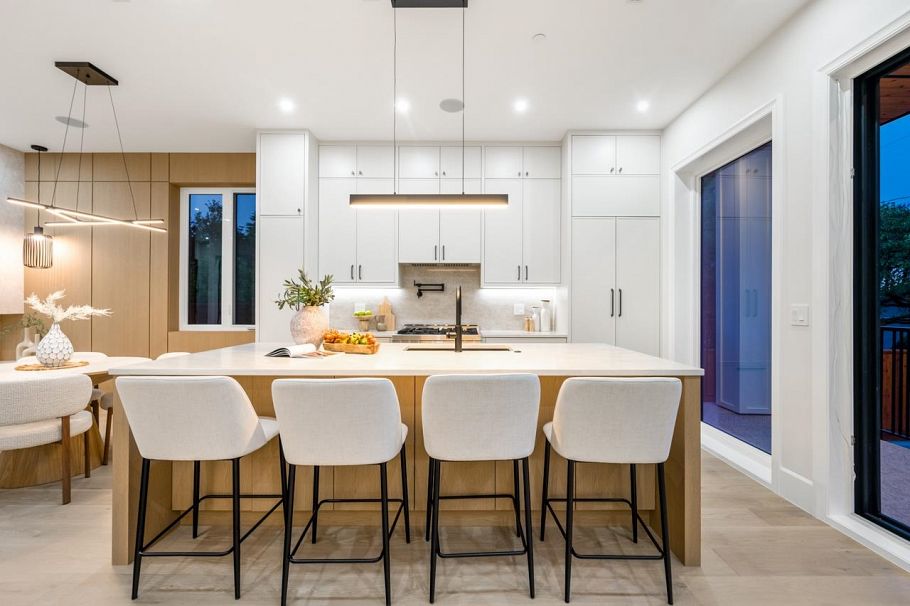 2078 W 57th Avenue Vancouver, BC - 12