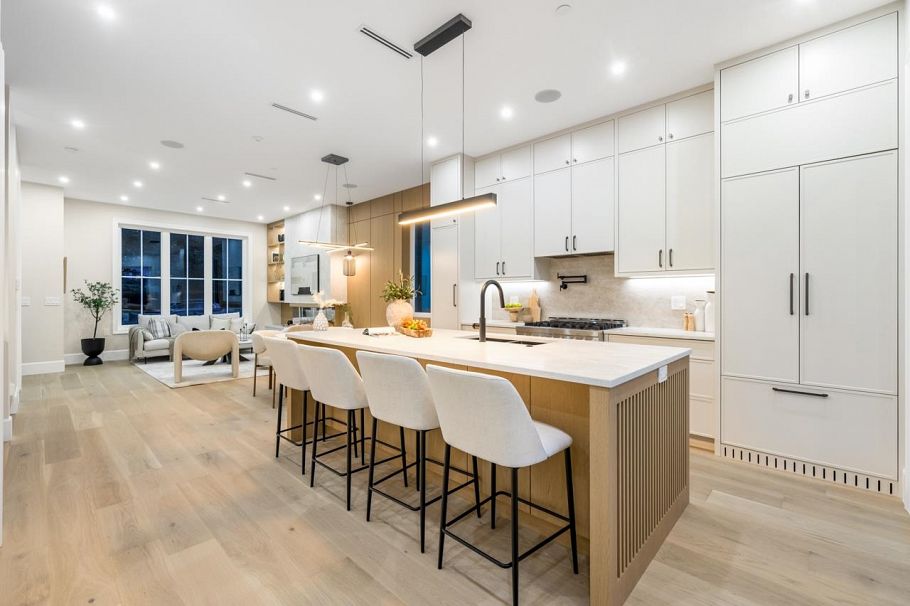 2078 W 57th Avenue Vancouver, BC - 13