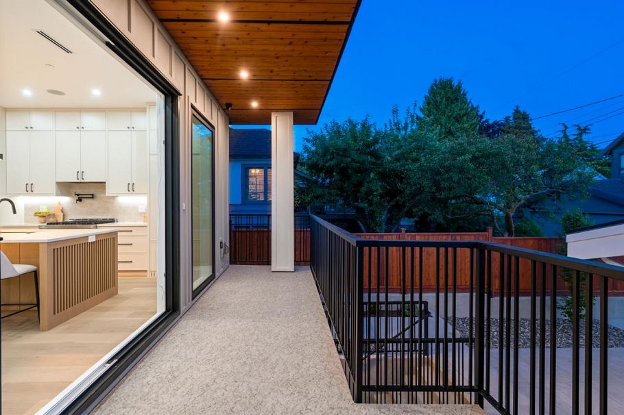 2078 W 57th Avenue Vancouver, BC - 35