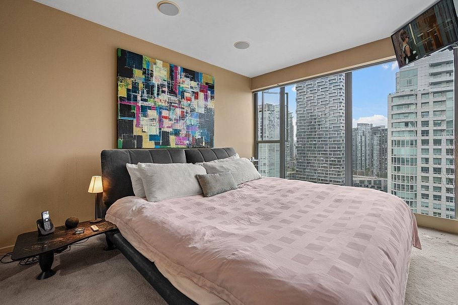 2302 1000 Beach Avenue Vancouver, BC - 23
