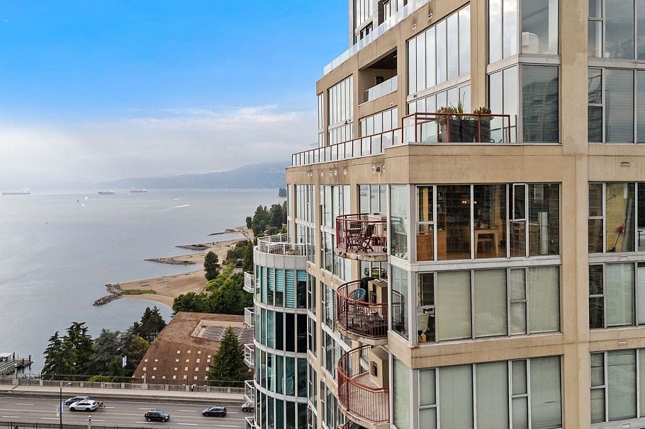 2302 1000 Beach Avenue Vancouver, BC - 2