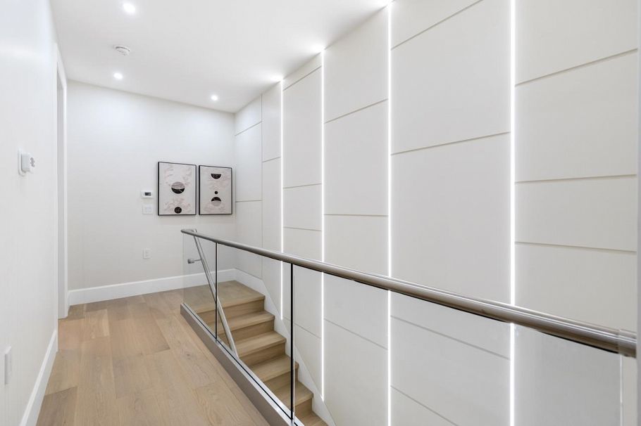 2078 W 57th Avenue Vancouver, BC - 16