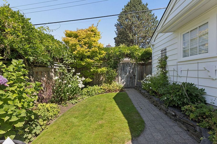 3933 W King Edward Avenue Vancouver, BC - 36