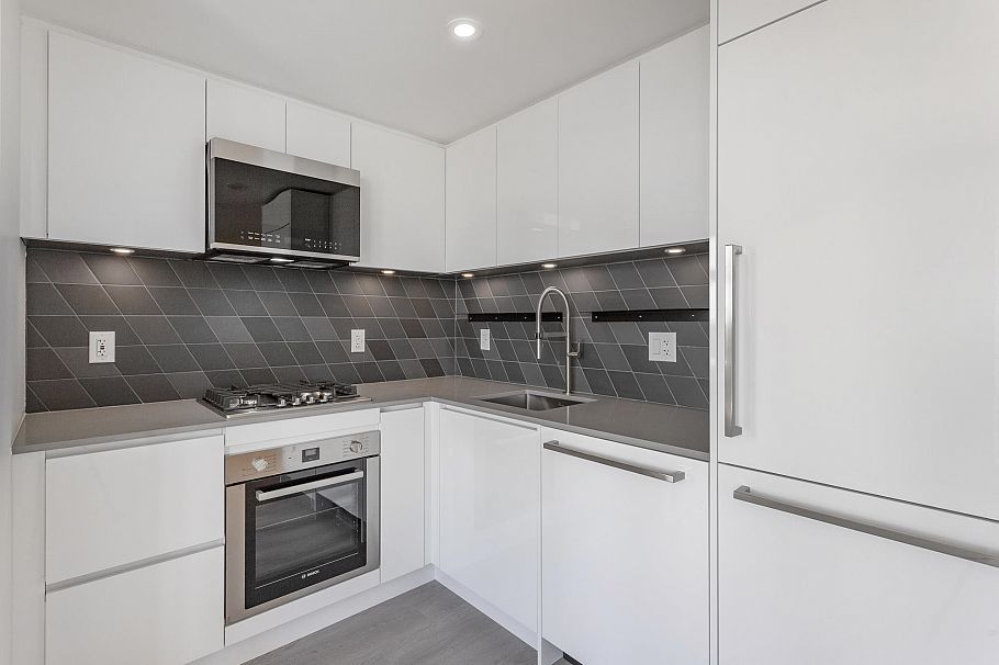 506 3264 Vanness Avenue Vancouver, BC - 4