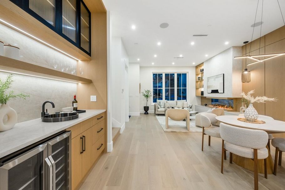 2078 W 57th Avenue Vancouver, BC - 10