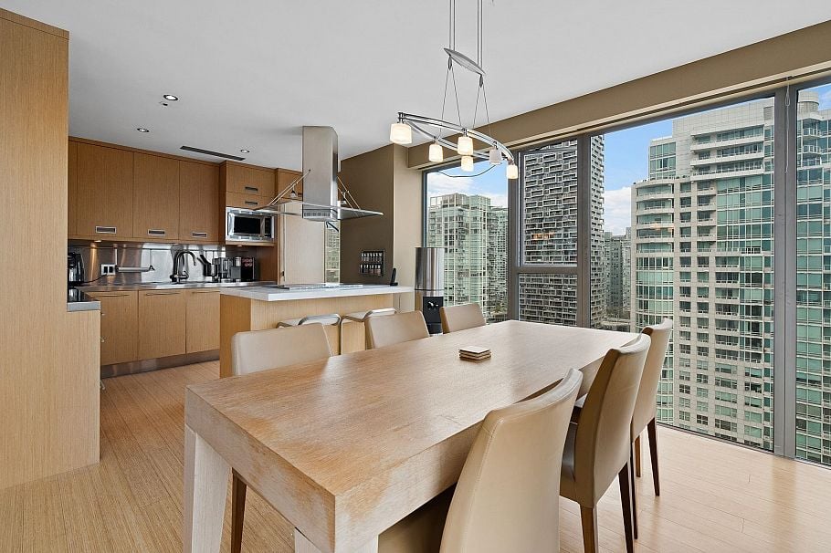2302 1000 Beach Avenue Vancouver, BC - 12