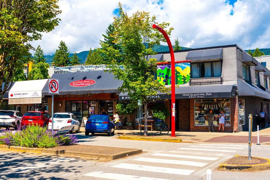2420 Edgemont Boulevard North Vancouver, BC - 37
