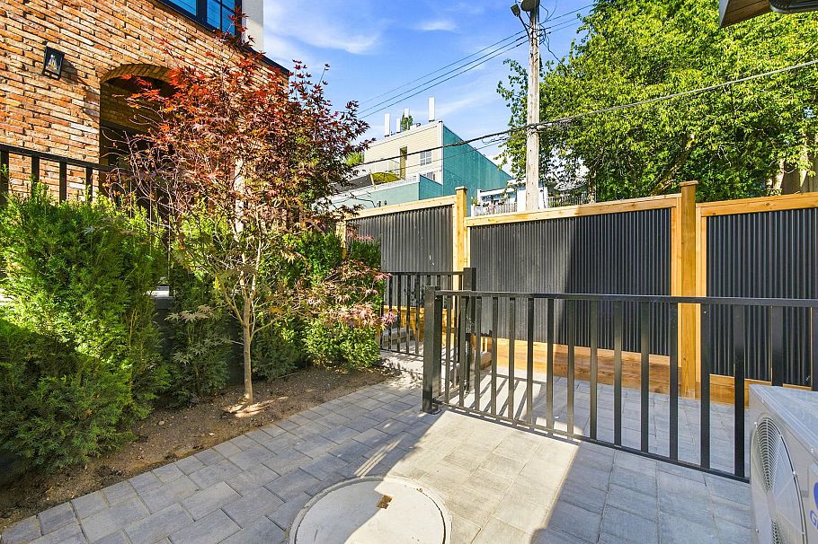 3 646 E 23rd Avenue Vancouver, BC - 22