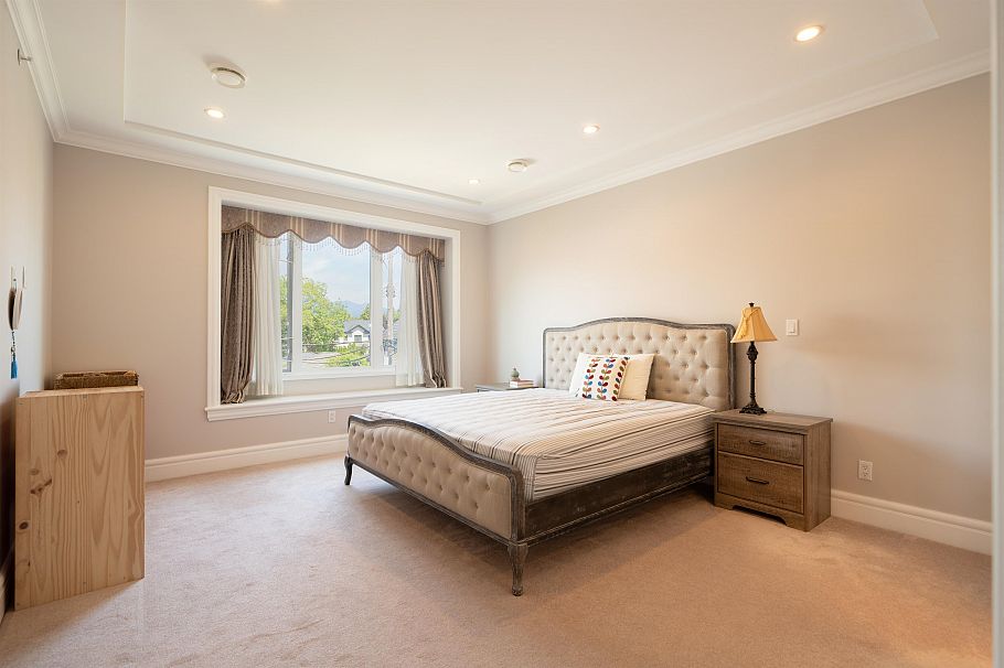 2715 W 20th Avenue Vancouver, BC - 13