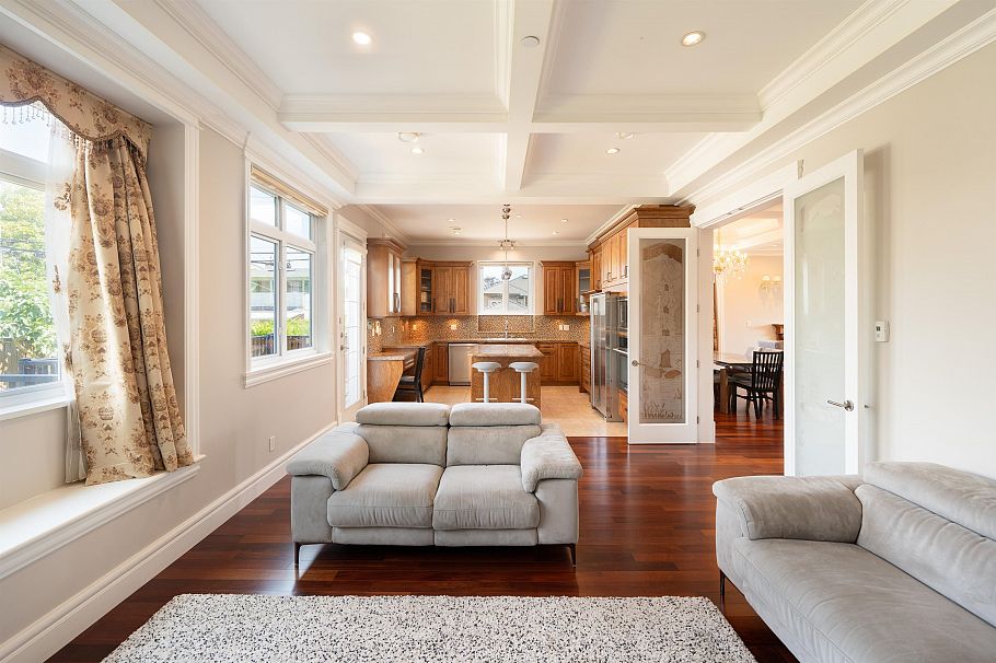 2715 W 20th Avenue Vancouver, BC - 8