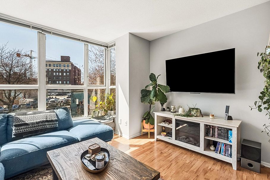 219 288 E 8th Avenue Vancouver, BC - 1