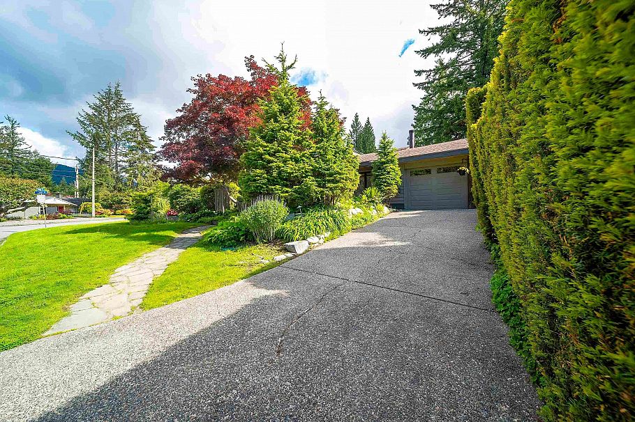 4096 Sunset Blvd Boulevard North Vancouver, BC - 38
