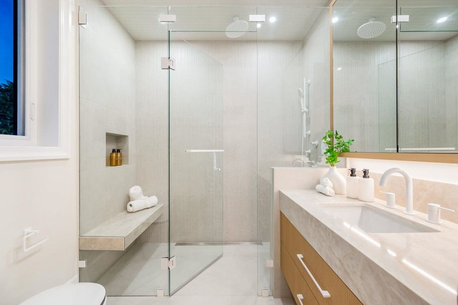 2078 W 57th Avenue Vancouver, BC - 23